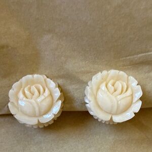 Vintage beautiful carved rose flower clip on earrings